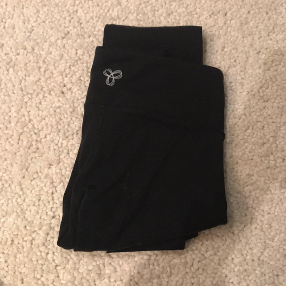 Black TNA leggings from aritzia - Picture 2 of 4